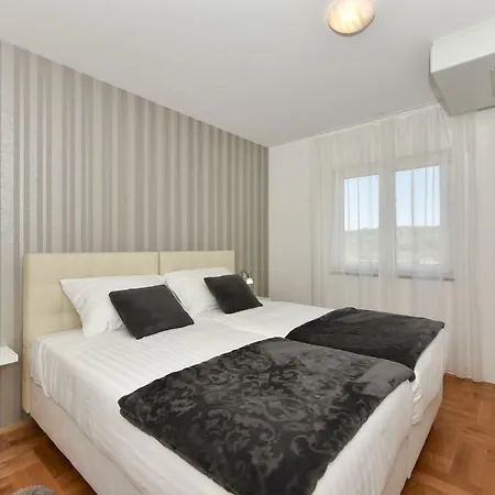 Gravic Apartment