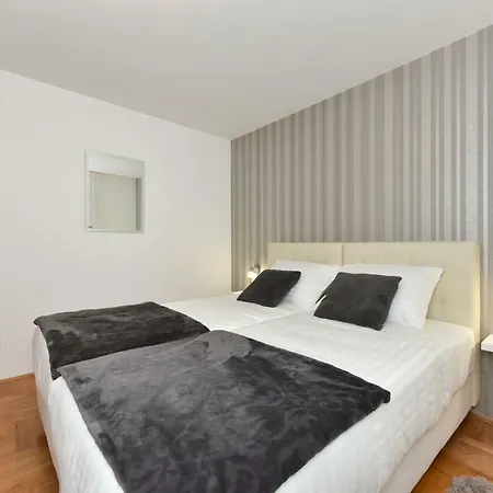 Gravic Apartment *